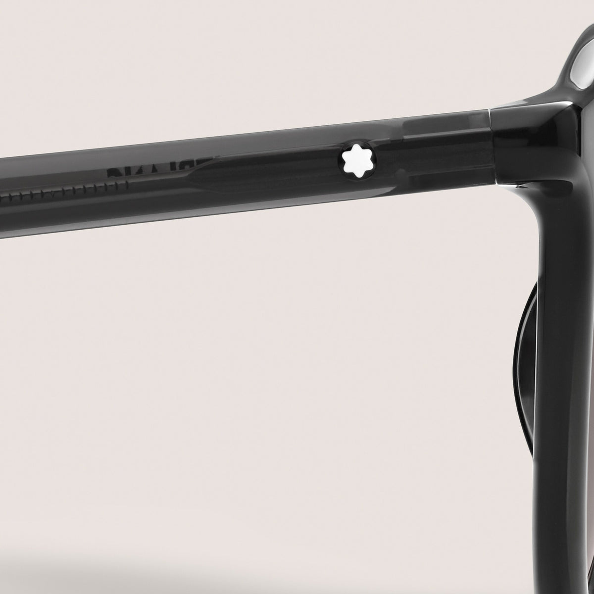 Montblanc Runde Sonnenbrille mit schwarzem Spritzgussrahmen (MB134460) – Ansicht 4