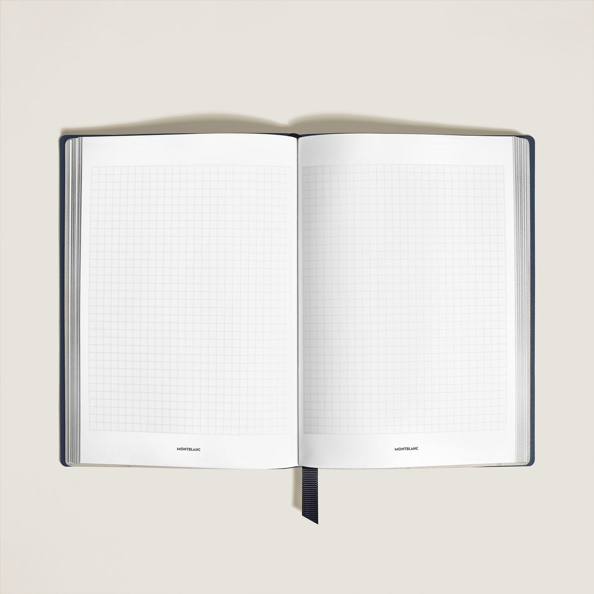 Montblanc Mittelgroßes Notizbuch aus Sartorial Leder Karierte Seiten (MB134758) – Ansicht 2