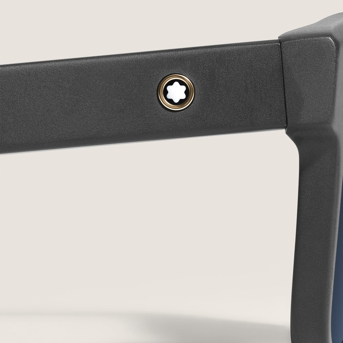 Montblanc Quadratische Sonnenbrille mit schwarzem Acetatrahmen (MB135575) – Ansicht 3