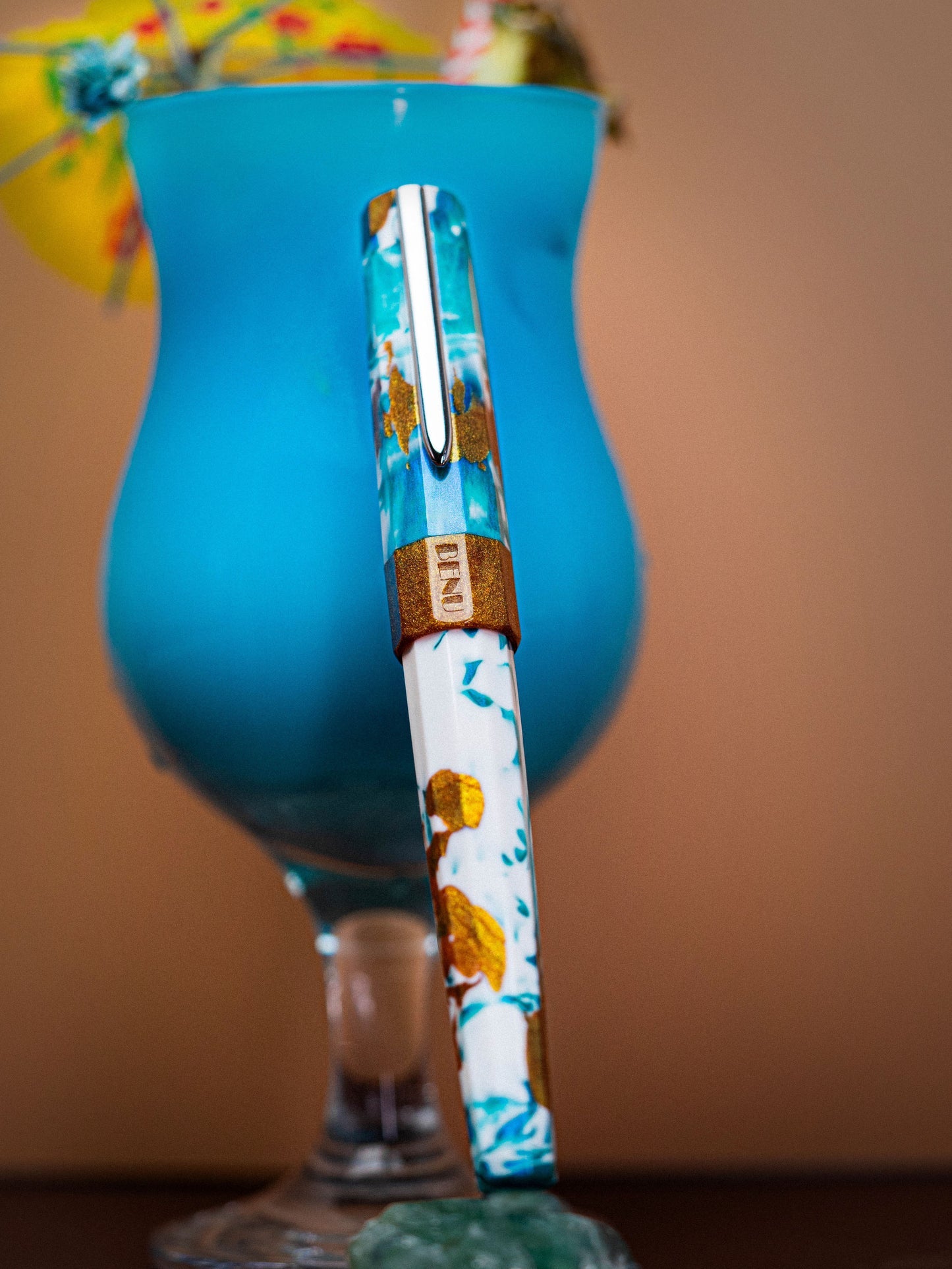 benu-euphoria-fountain-pen-blue-hawaiian-10.jpg