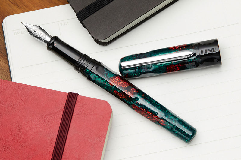 benu-talisman-fountain-pen-dragons-blood-detail-03.jpg