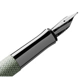 Graf von Faber-Castell, Füller Guilloche, 18K Feder, Sage Green, Geschenkbox