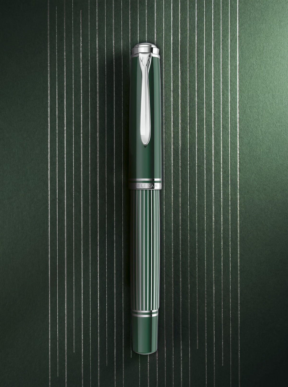 Pelikan, Souverän® M815 Metal Striped Green Special Edition