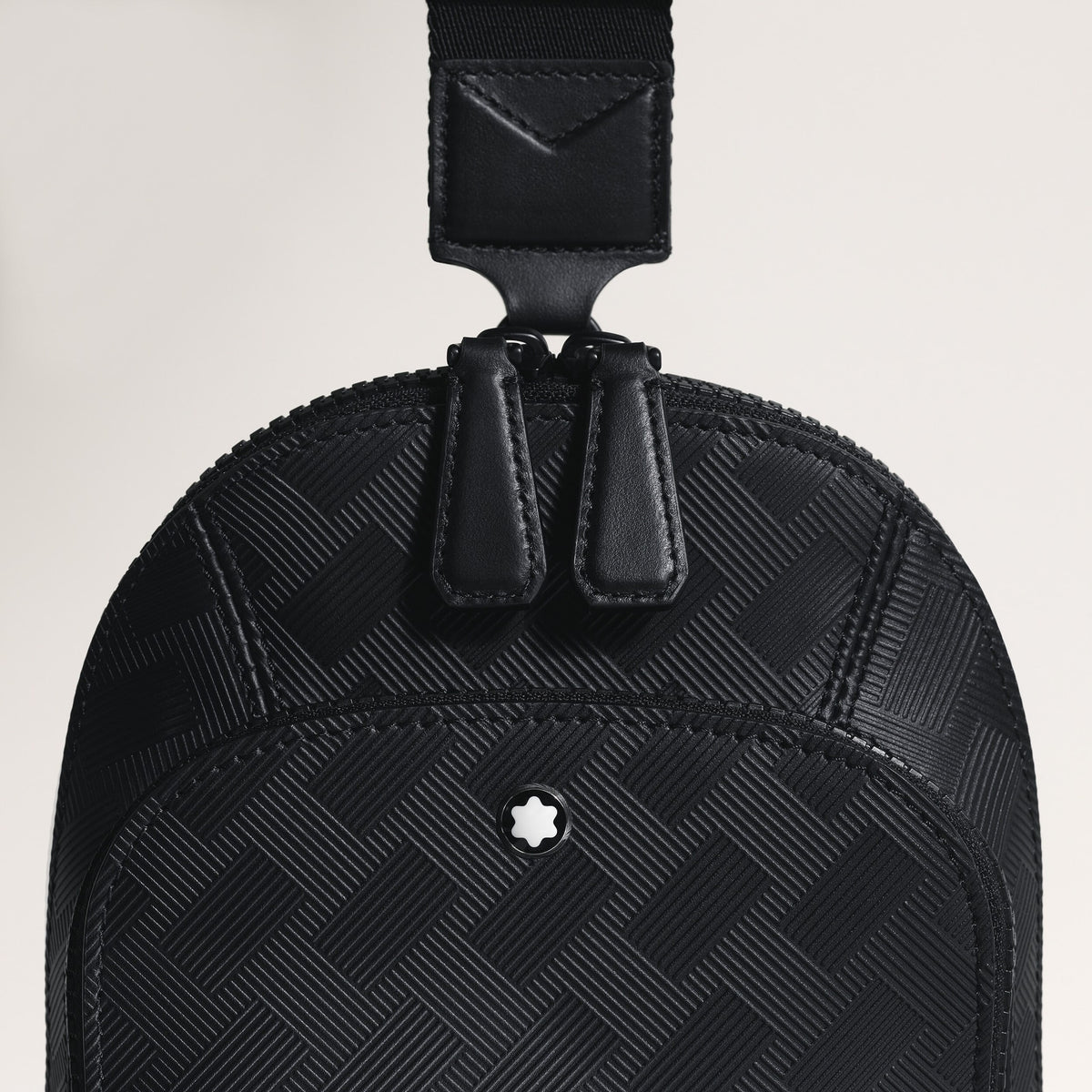 Montblanc Mittelgroße Umhängetasche aus Extreme Leder – Schwarz – Ansicht 6
