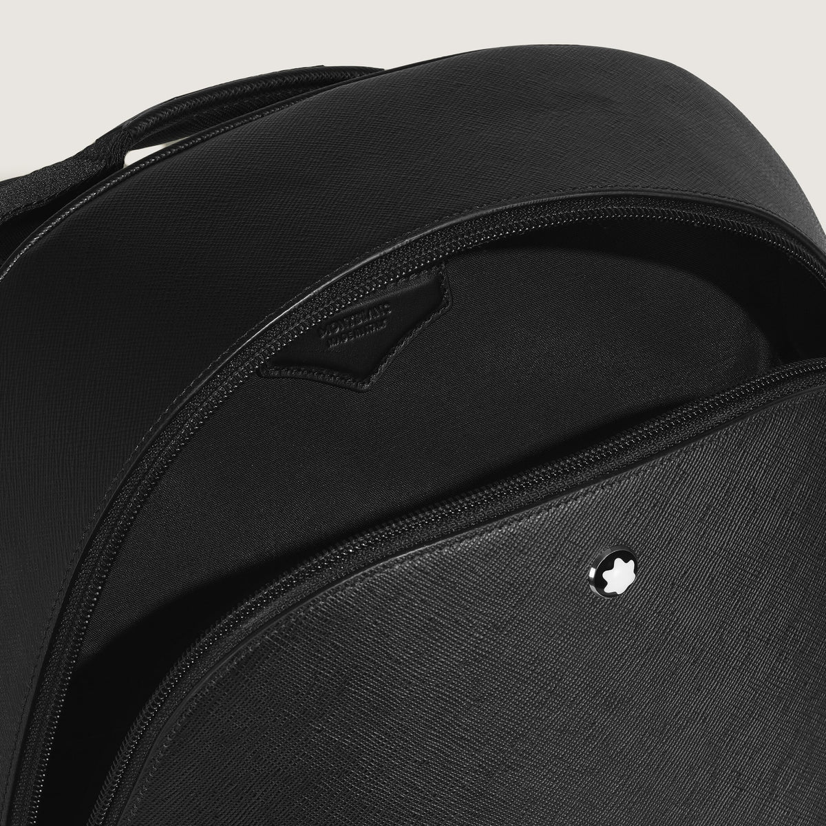 Montblanc Kleiner Rucksack aus Sartorial Leder – Schwarz – Ansicht 6