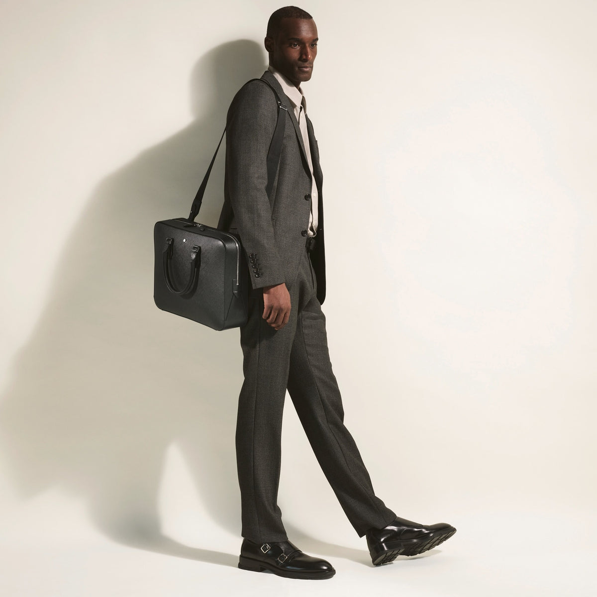 Montblanc Mittelgroße Schreibmappe aus Sartorial Leder – Ansicht 6