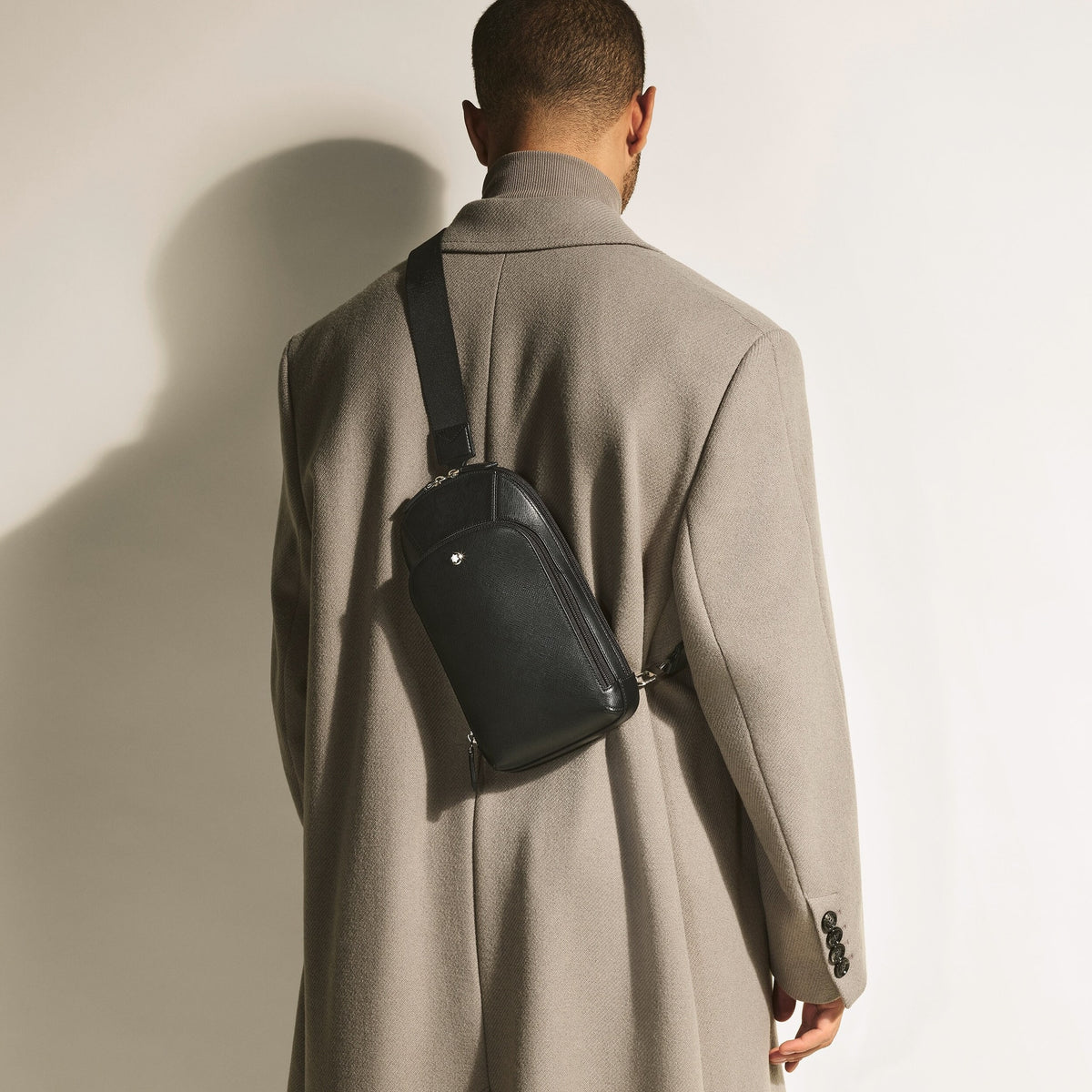 Montblanc Mittelgroße Umhängetasche aus Sartorial Leder – Schwarz – Ansicht 2