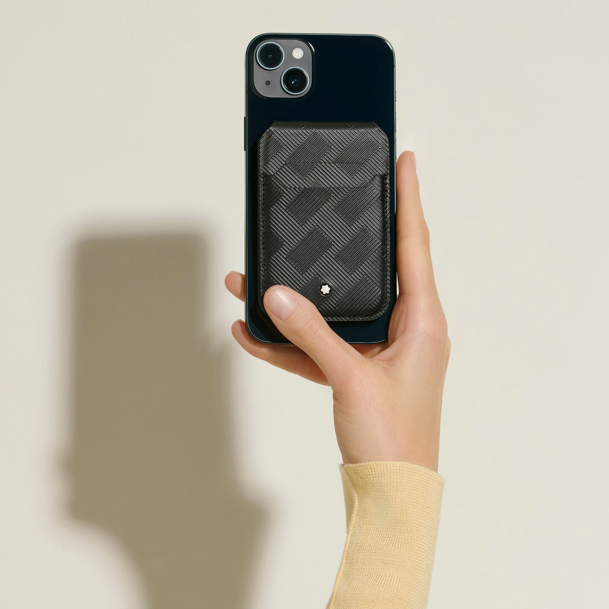 Montblanc Kartenetui 3 cc für iPhone mit MagSafe aus Extreme Leder – Ansicht 2