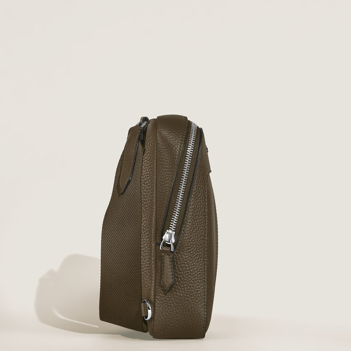 Montblanc Kleine Umhängetasche Companion – Khaki – Ansicht 5