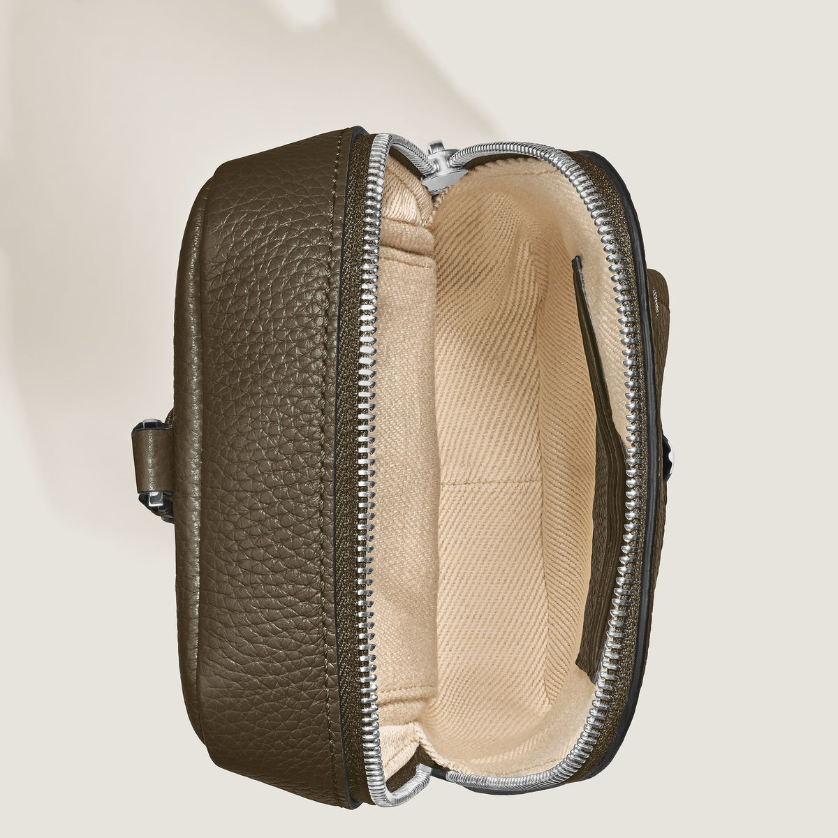 Montblanc Kleine Umhängetasche Companion – Khaki – Ansicht 7
