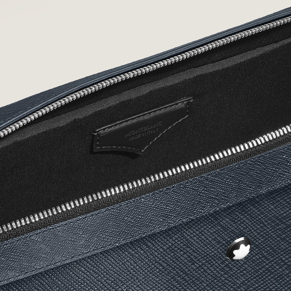 Montblanc Kleine Umhängetasche aus Sartorial Leder – Twilight Blue – Ansicht 4