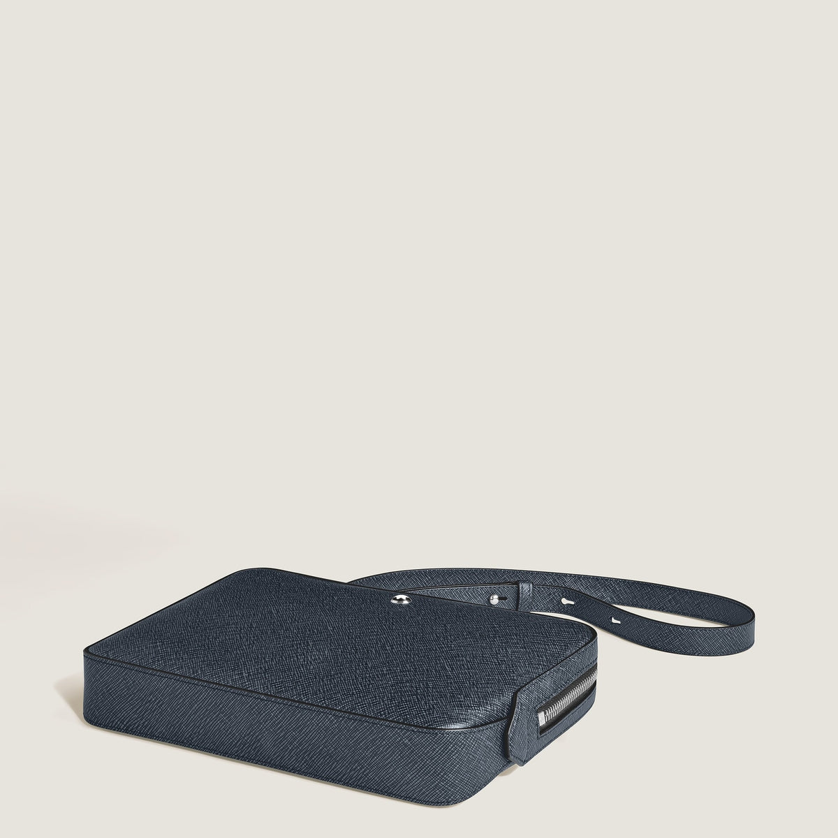 Montblanc Kleine Umhängetasche aus Sartorial Leder – Twilight Blue – Ansicht 8