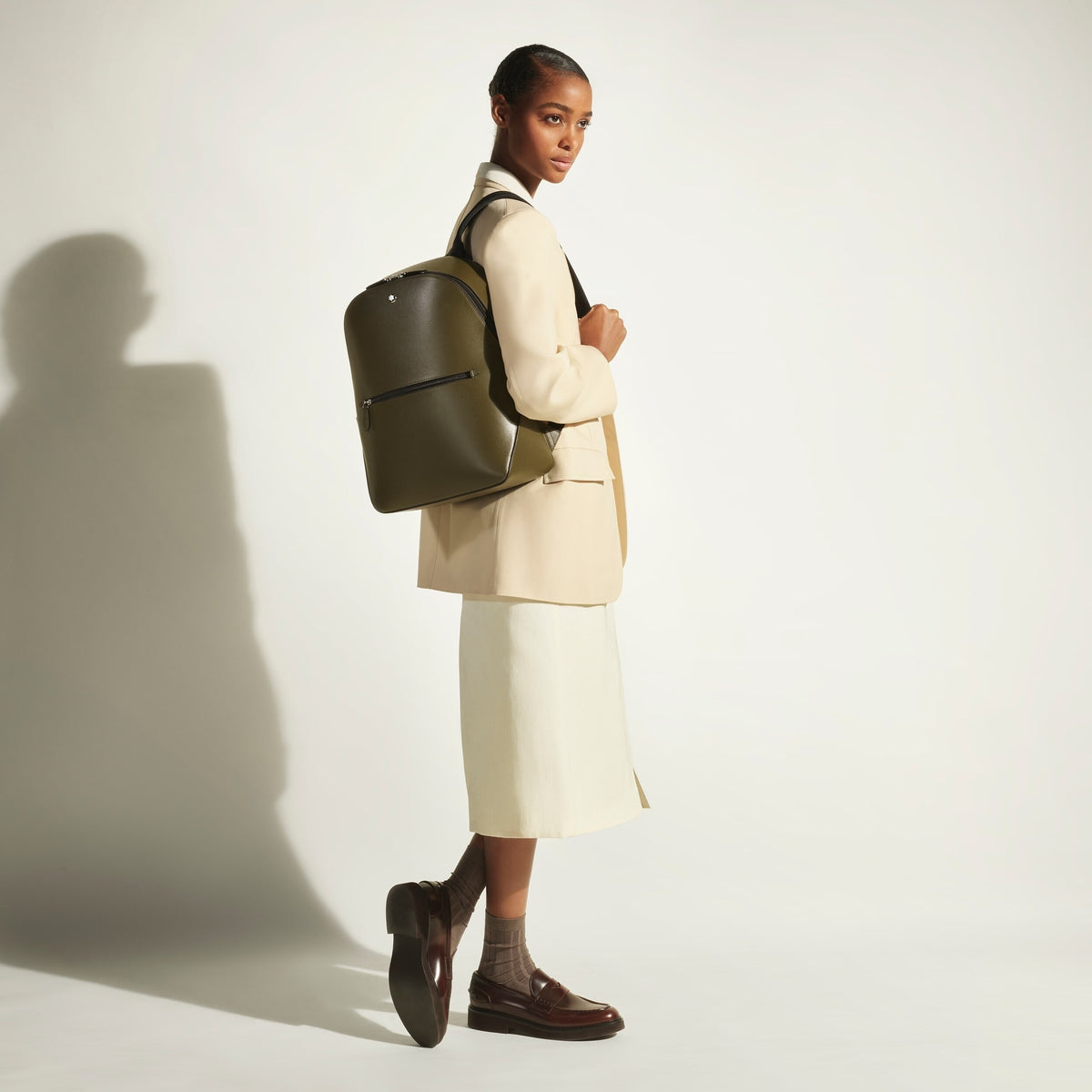 Montblanc Kleiner Rucksack aus Sartorial Leder – Khaki – Ansicht 2