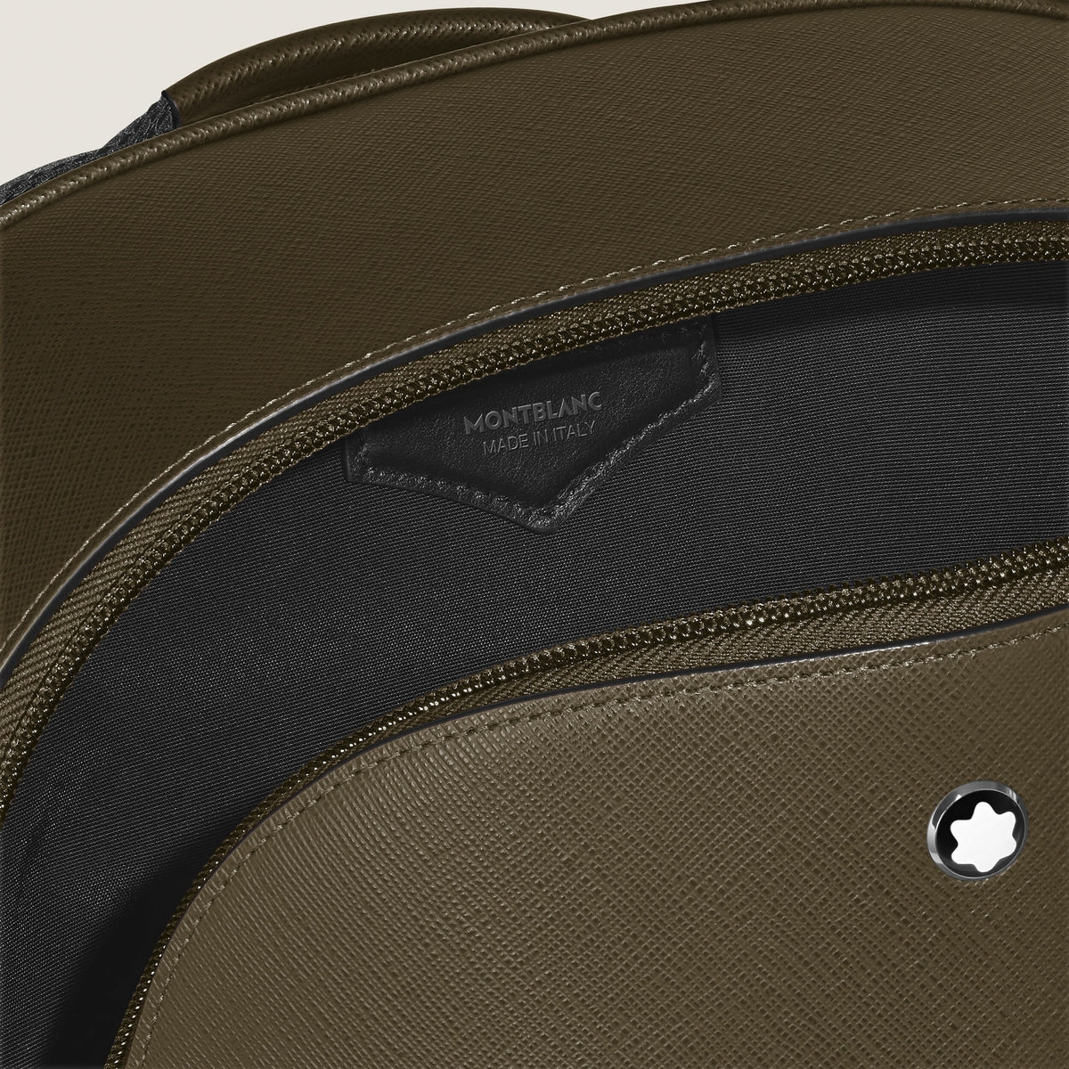 Montblanc Kleiner Rucksack aus Sartorial Leder – Khaki – Ansicht 4