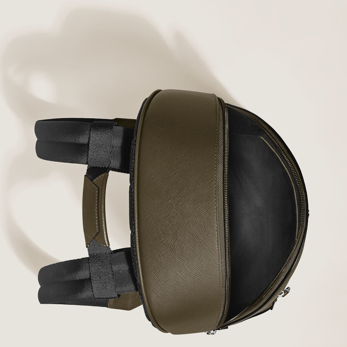 Montblanc Kleiner Rucksack aus Sartorial Leder – Khaki – Ansicht 7