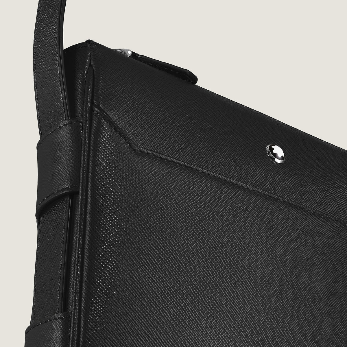 Montblanc Vertikale Messenger Bag aus Sartorial Leder – Schwarz – Ansicht 3