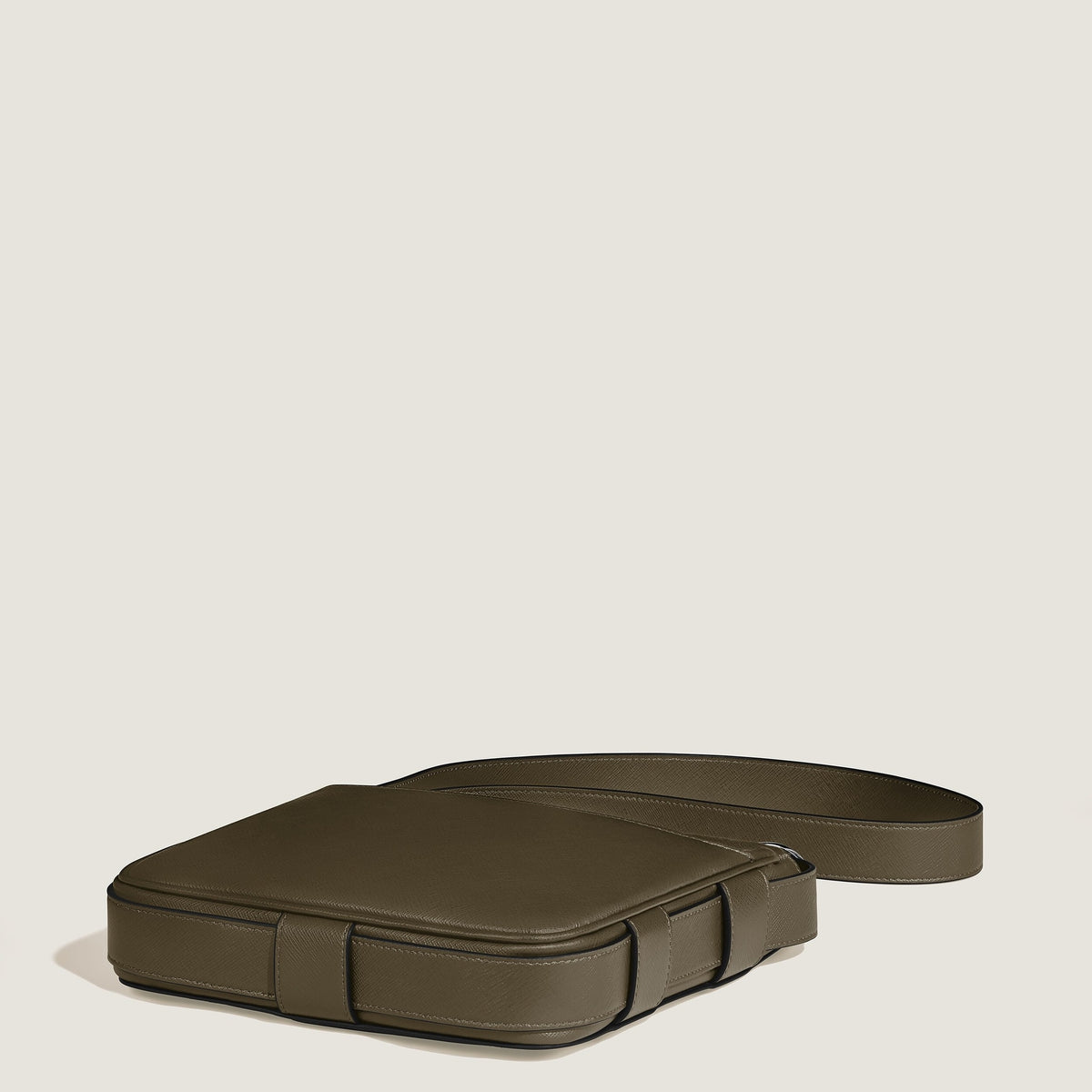 Montblanc Vertikale Messenger Bag aus Sartorial Leder – Khaki – Ansicht 8