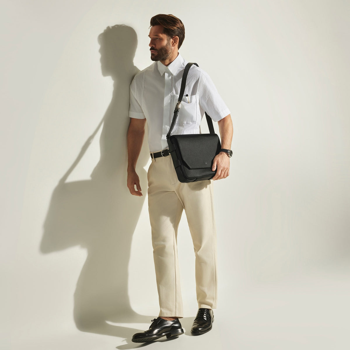Montblanc Messenger Bag aus Sartorial Leder – Schwarz – Ansicht 2