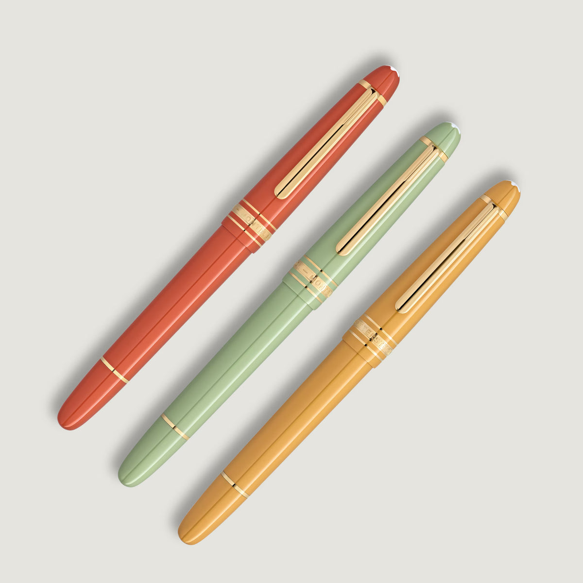 Montblanc Meisterstück Bloom Füllfederhalter-Set – drei vergoldete Classique-Füller mit Etui – Drei Meisterstück Bloom Füllfederhalter in Vermillion, Matcha und Corngold