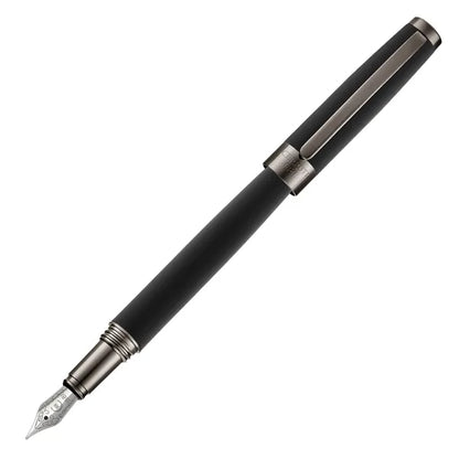 Cerruti 1881, Füller Easton Black