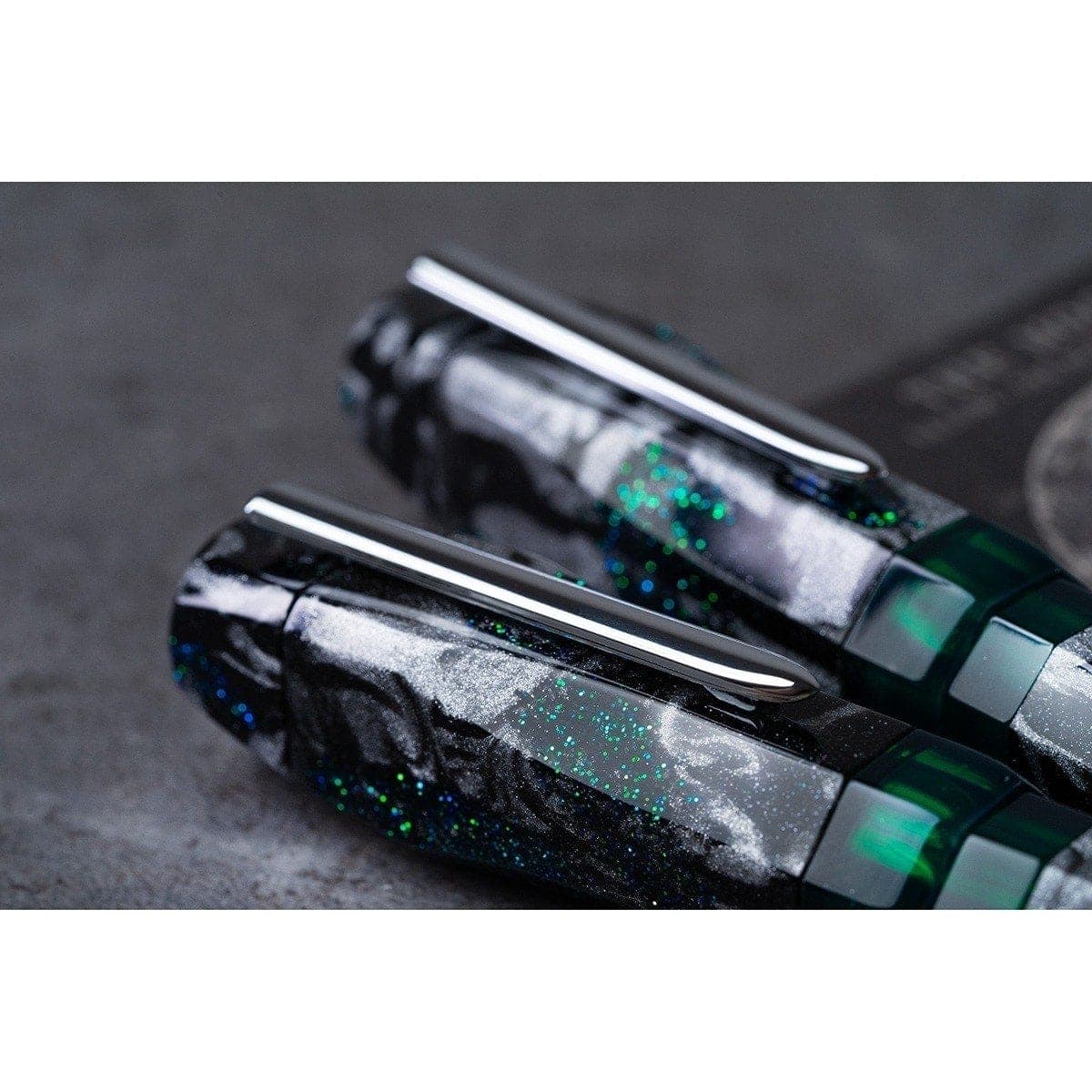 BENU Füller AstroGem gunmetal, Leto