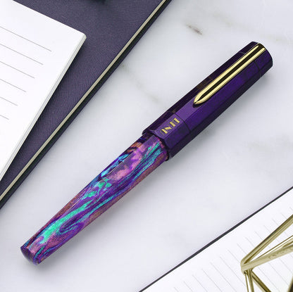benu-euphoria-fountain-pen-opera-angle-01.jpg
