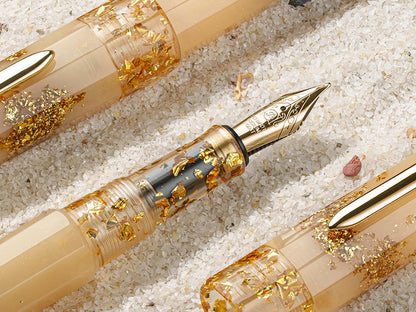 benu-euphoria-golden-beach-fountain-pen-resin-amber-05-2-147-6-0-03-detail.jpg