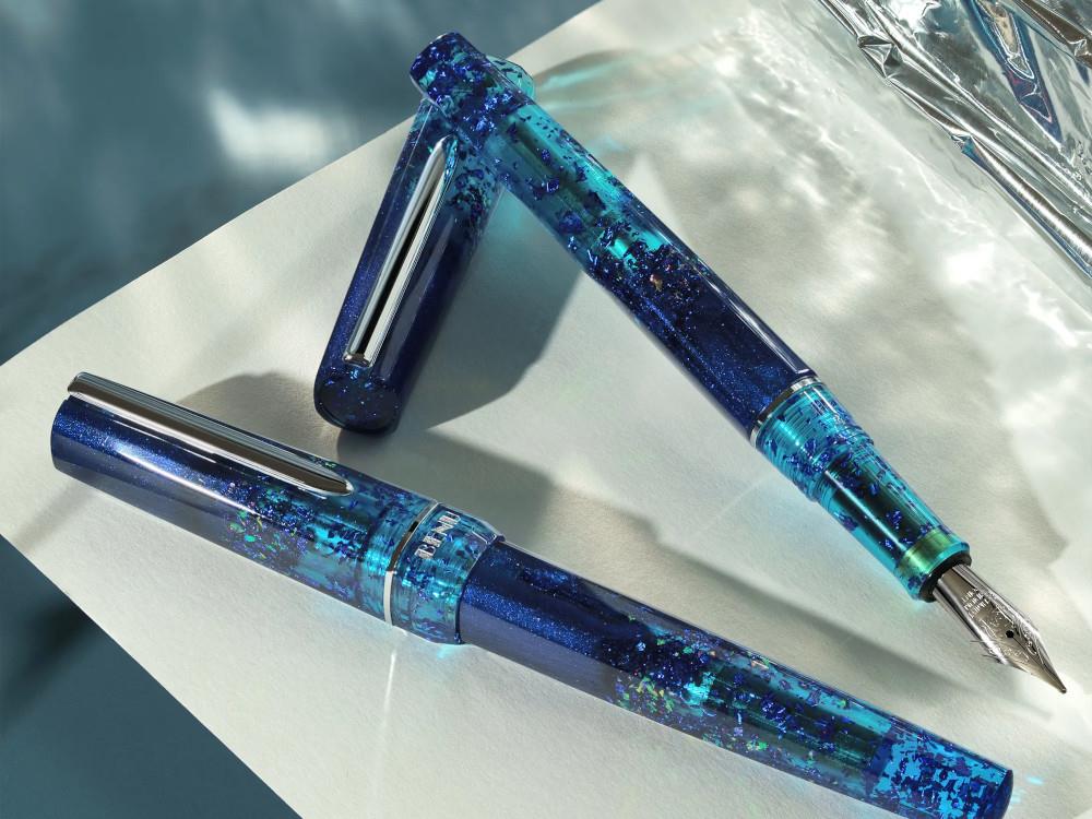 benu-haute-allure-fountain-pen-resin-blue-11-2-6-5-0-detail-02.jpg