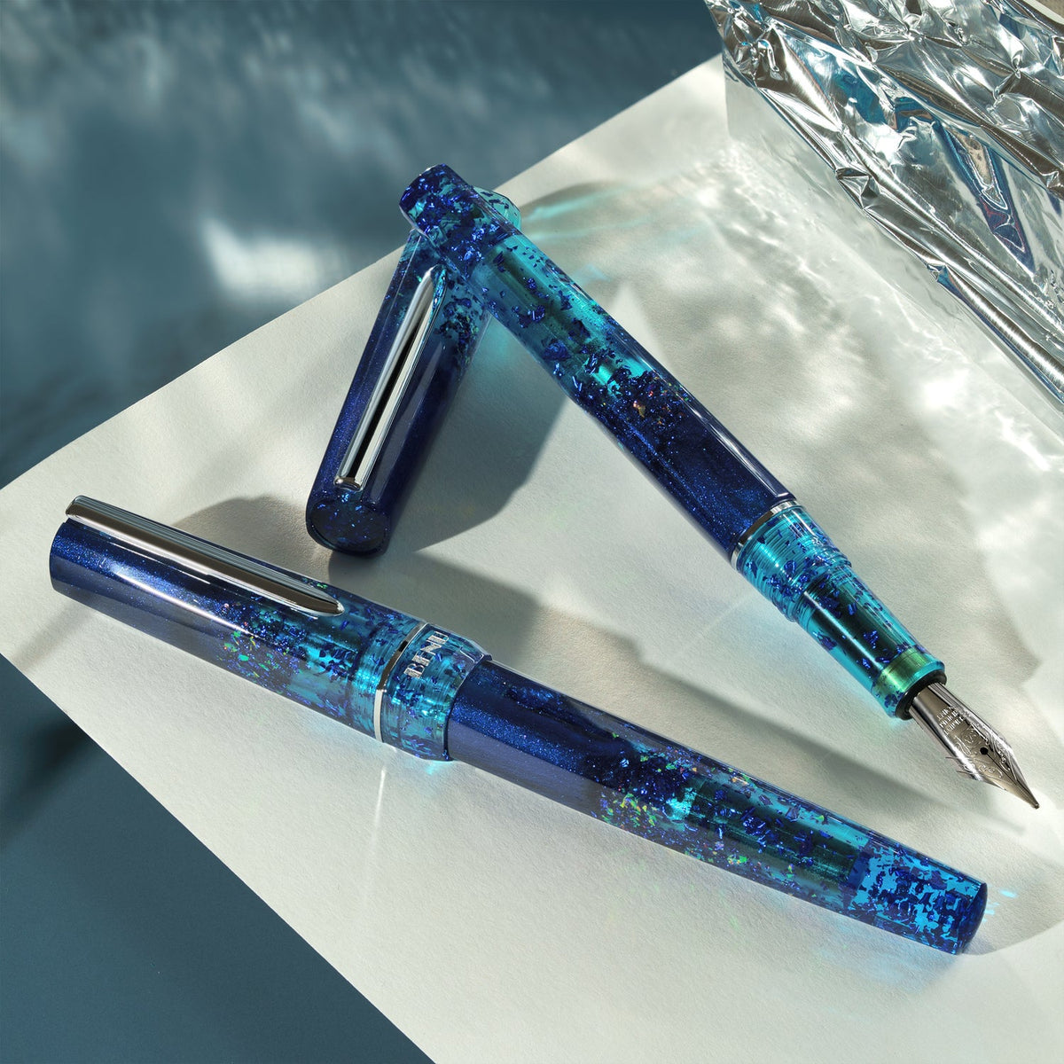 benu-haute-collection-fountain-pen-allure-blue-angle-04.jpg
