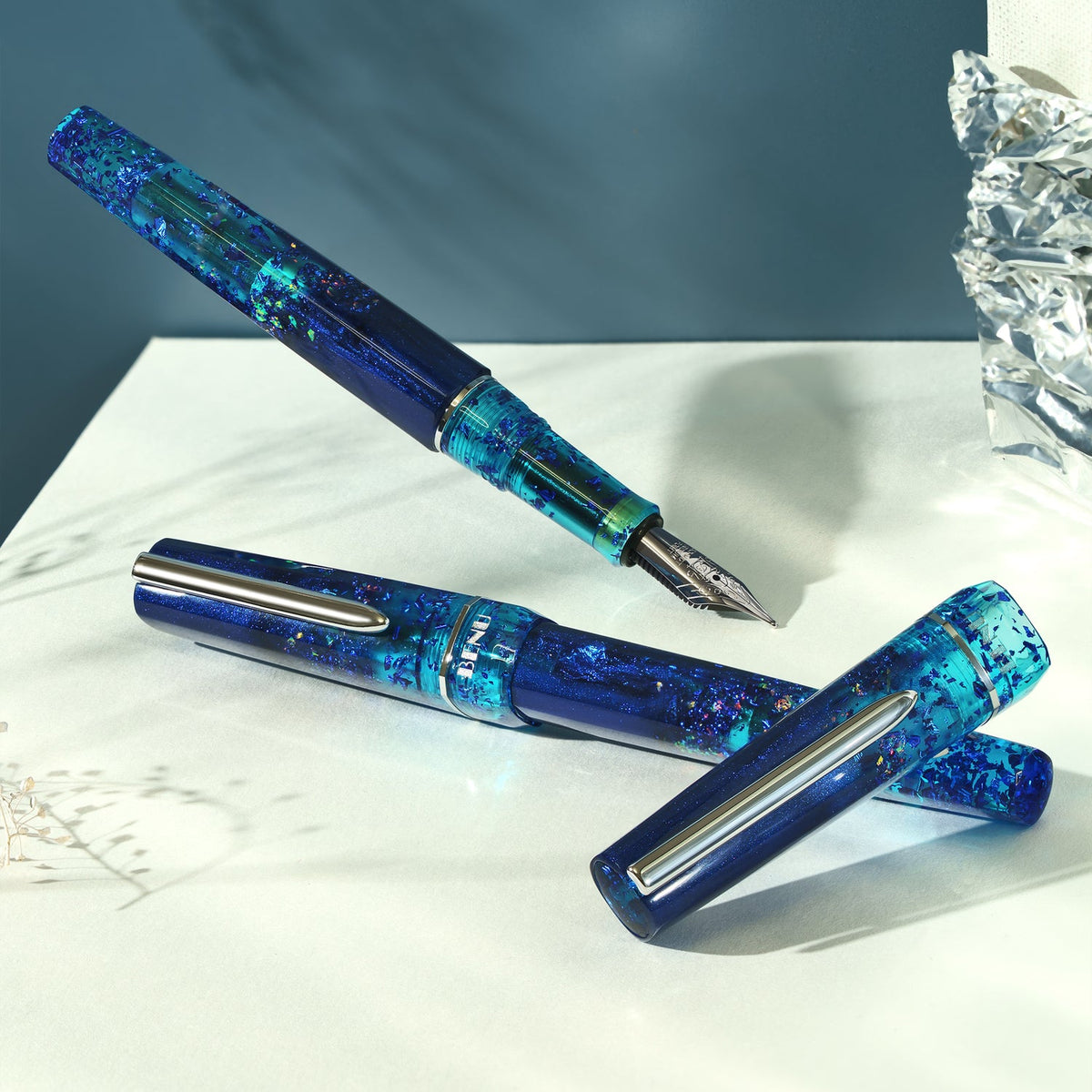 benu-haute-collection-fountain-pen-allure-blue-angle-05.jpg