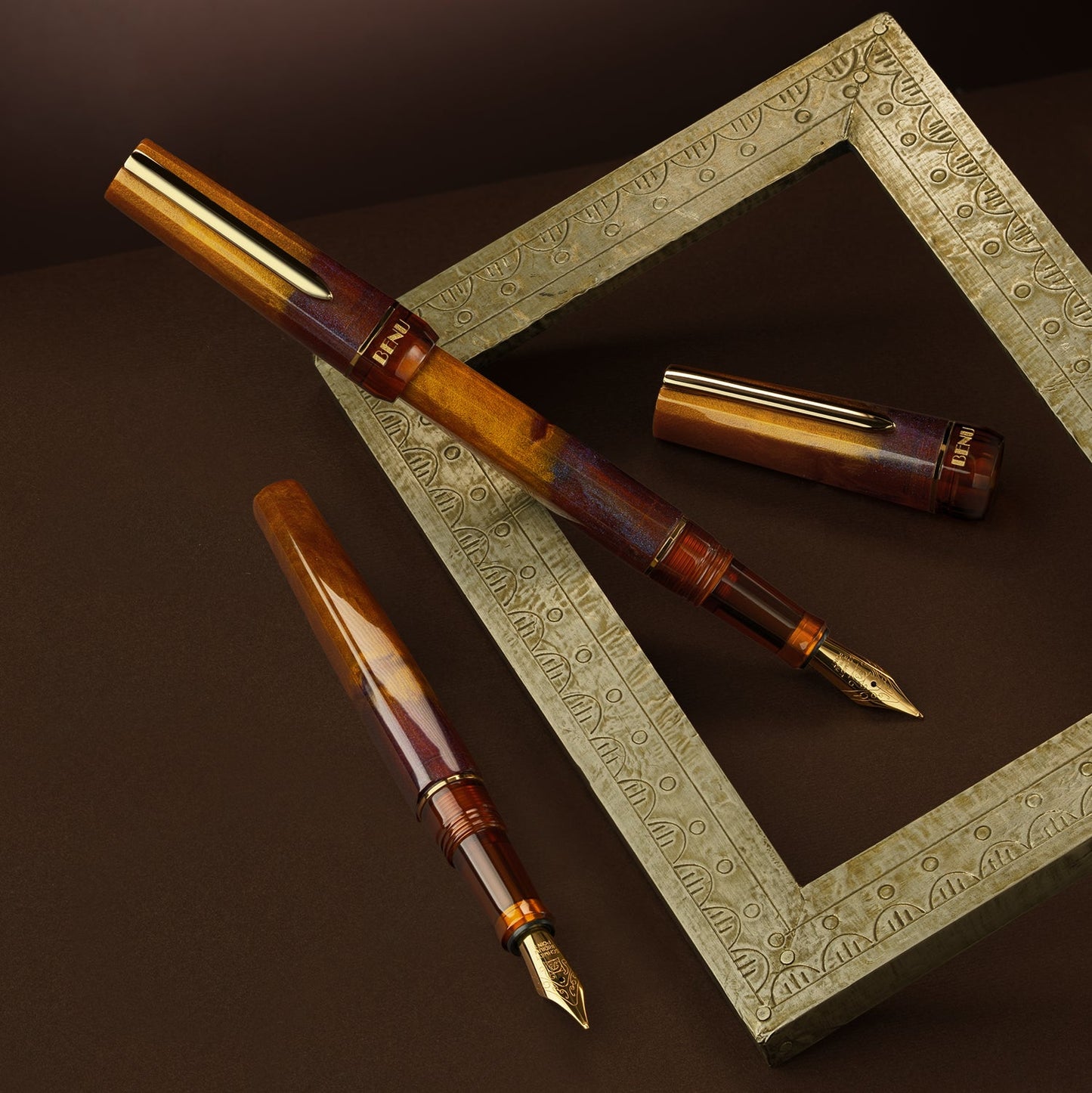 benu-haute-collection-fountain-pen-decadence-angled-01.jpg