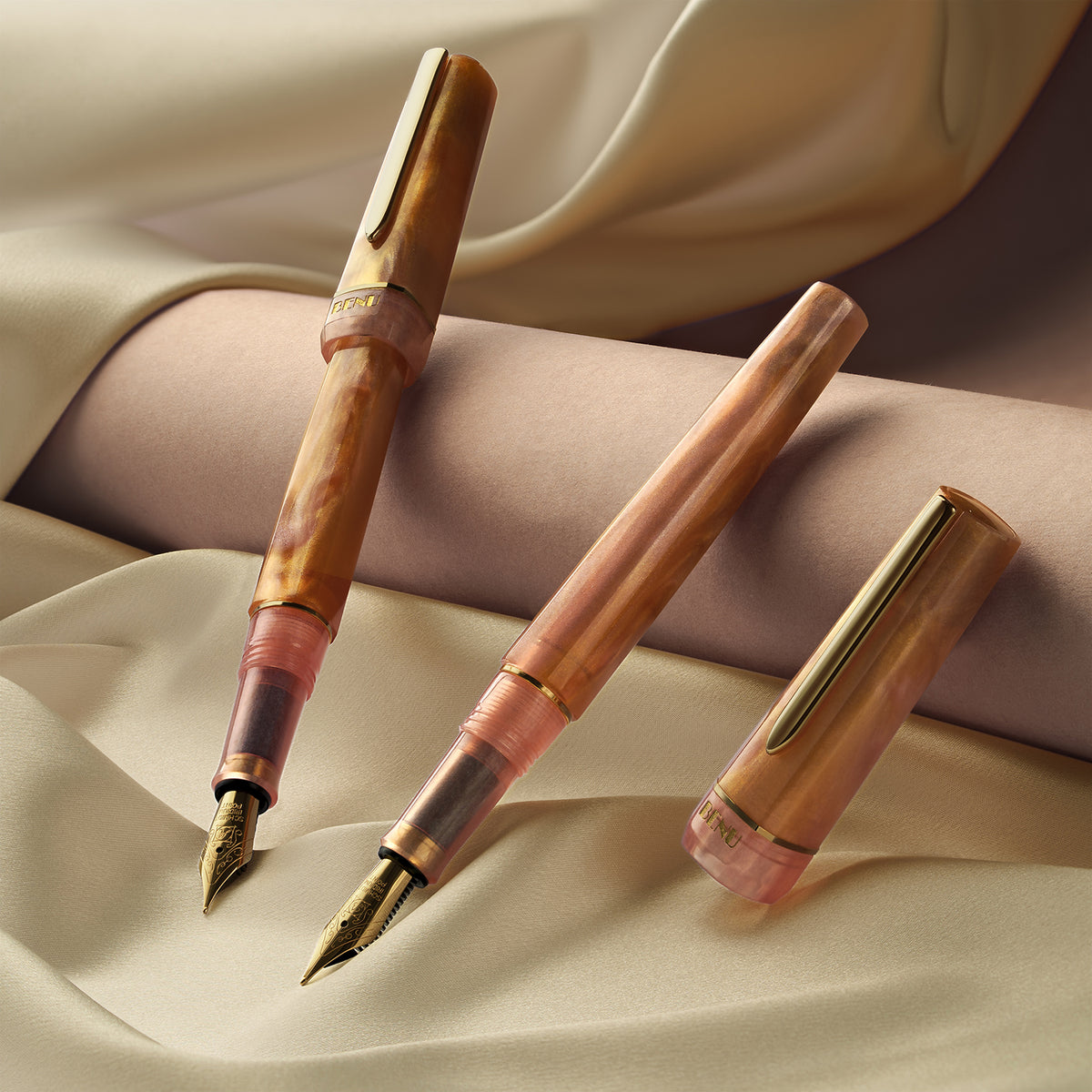 benu-haute-lustre-gt-fountain-pen-ambient-03.jpg