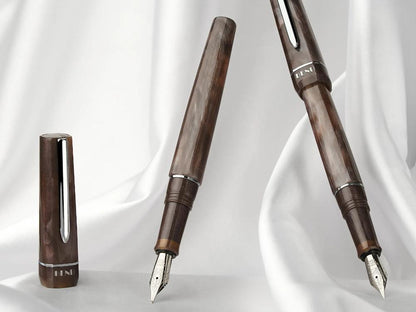benu-haute-satin-fountain-pen-resin-grey-11-2-2-5-0-angle-02.jpg