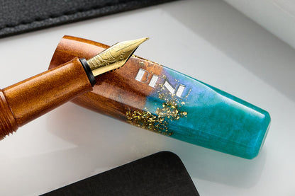 benu-pixie-fountain-pen-aurora-gold-detail-01.jpg