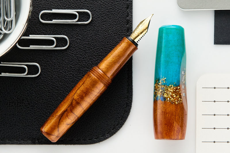 benu-pixie-fountain-pen-aurora-gold-detail-02.jpg