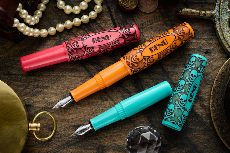 benu-pixie-fountain-pen-set-jolly-roger-vintage-angled.jpg