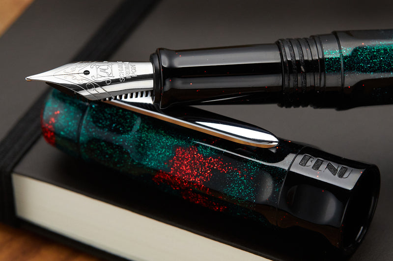 benu-talisman-fountain-pen-dragons-blood-detail-04.jpg