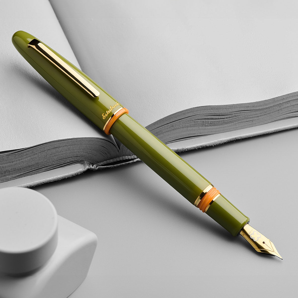 Esterbrook Estie Fountain Pen, Back to the Land, Green + Free Magnetic Clip (Pen Holder & Bookmark)