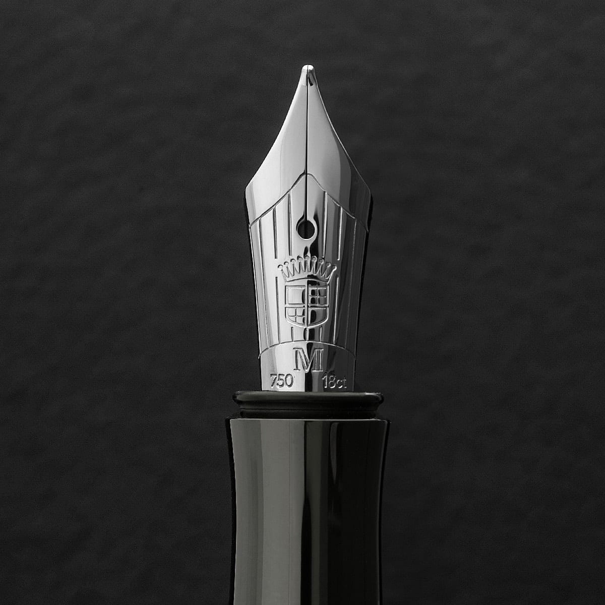 Graf von Faber-Castell, Macassar Fountain Pen, 18K Nib, dark brown