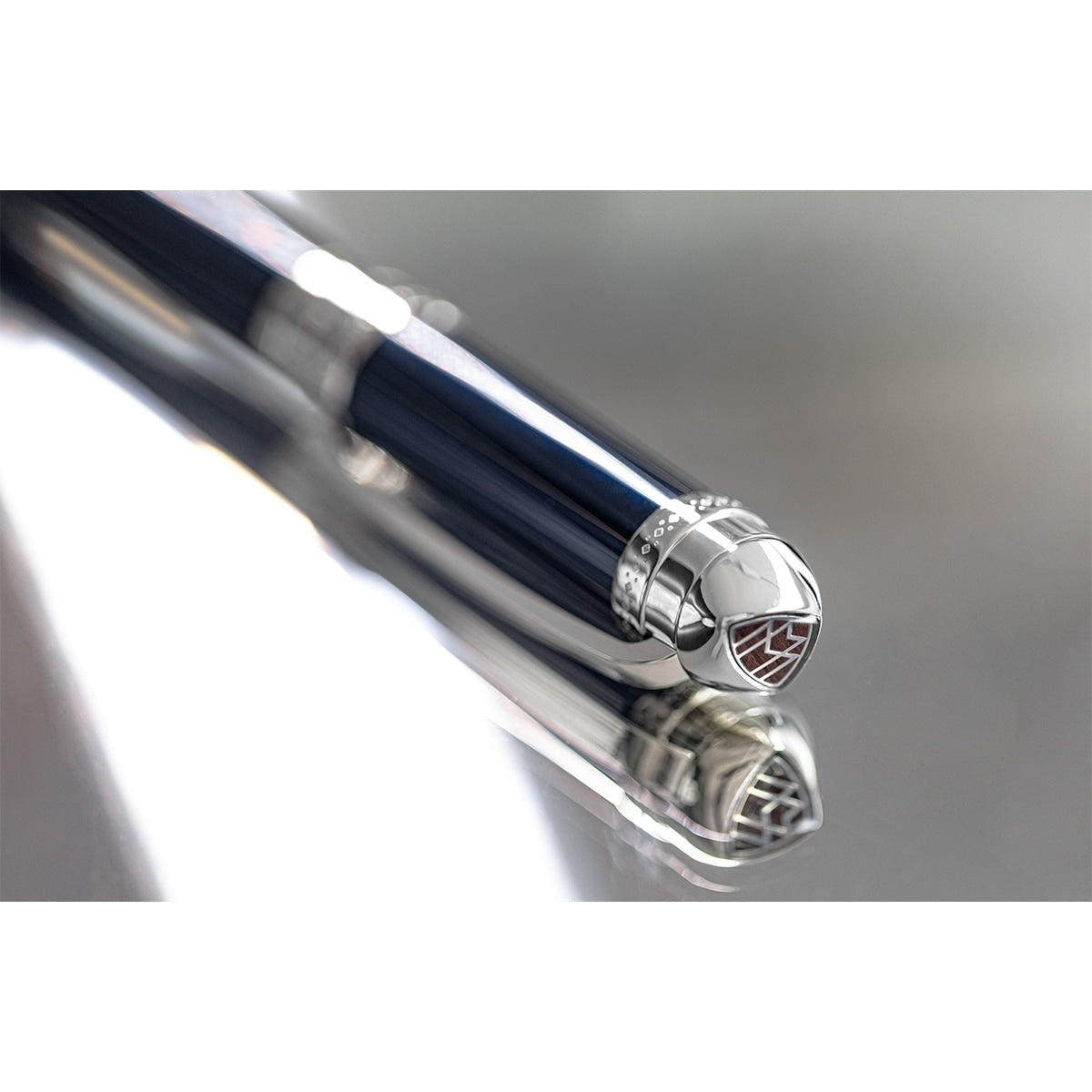 Maybach Fountain Pen The Peak I Lustrous - Platinum, 18K, Nautical Blue Lacquer