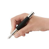 montblanc-robert-louis-stevenson-fueller-special-edition-penoblo-MB129417-hand.jpg
