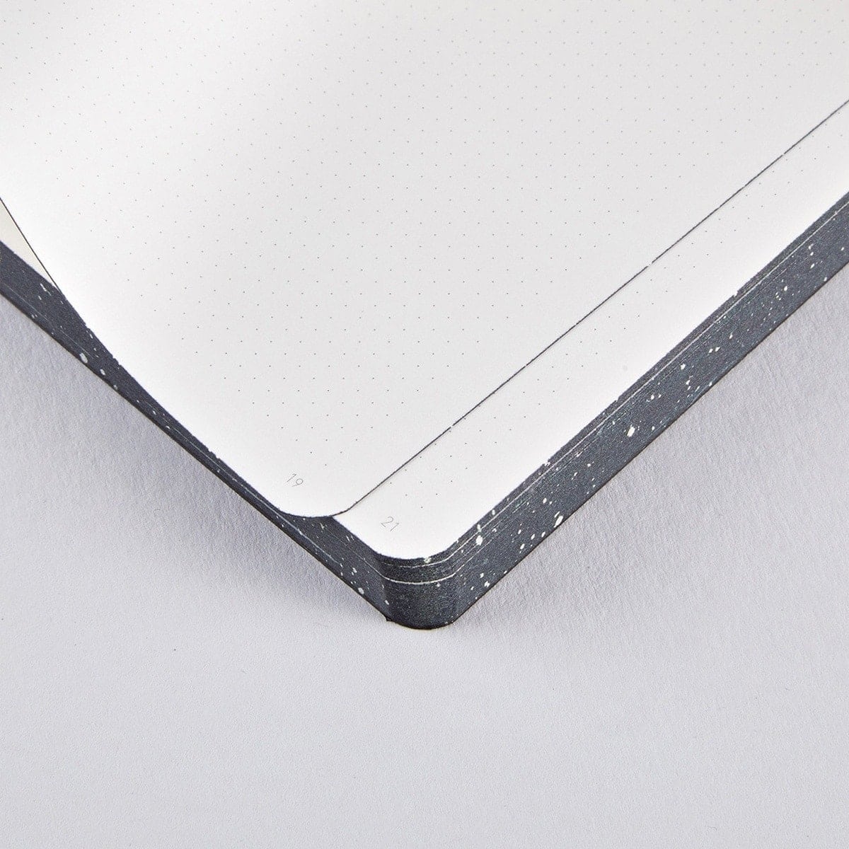 Nuuna, Notebook Graphic S, Milky Way A6 dotted (mini)