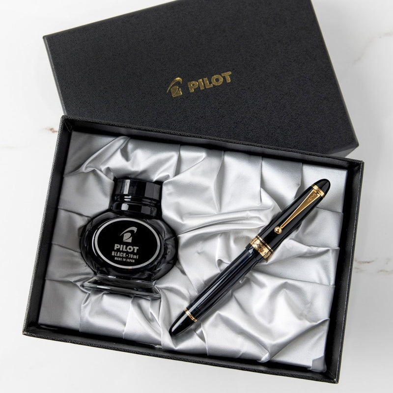 Pilot Füller Custom 823, 14Kt, schwarz