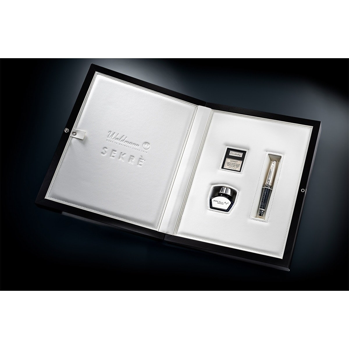 Waldmann & SEKRÈ, Fountain pen Private Eye of Baker Street, Limited - 18 Karat Gold Nib